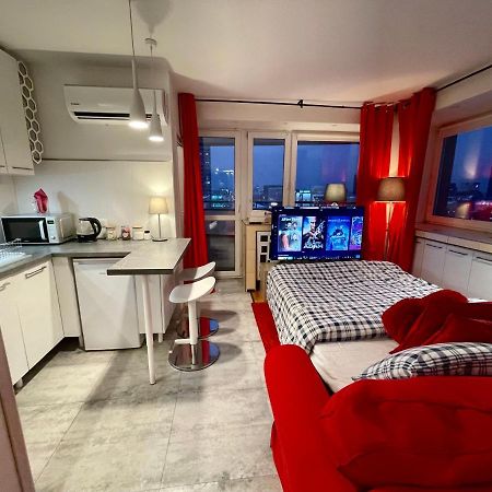 Love Metro Wifi 300Mbs 65'Tv Netflix Hbo Appletv+ Warsaw Luaran gambar