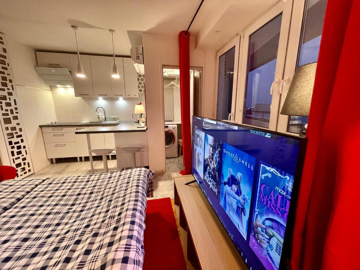 Love Metro Wifi 300Mbs 65'Tv Netflix Hbo Appletv+ Warsaw Luaran gambar